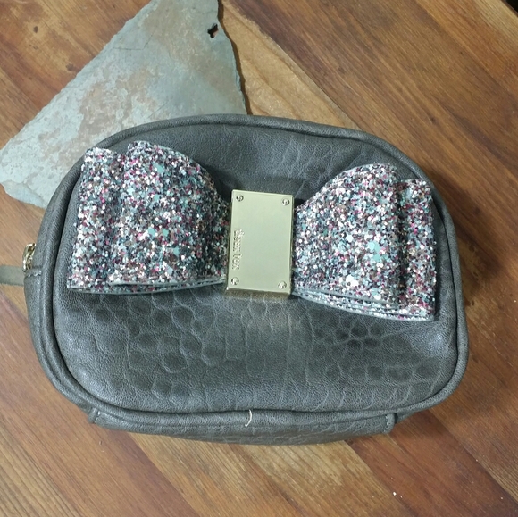 Deux Lux Handbags - EUC Deux lux brown clutch with glitter bow